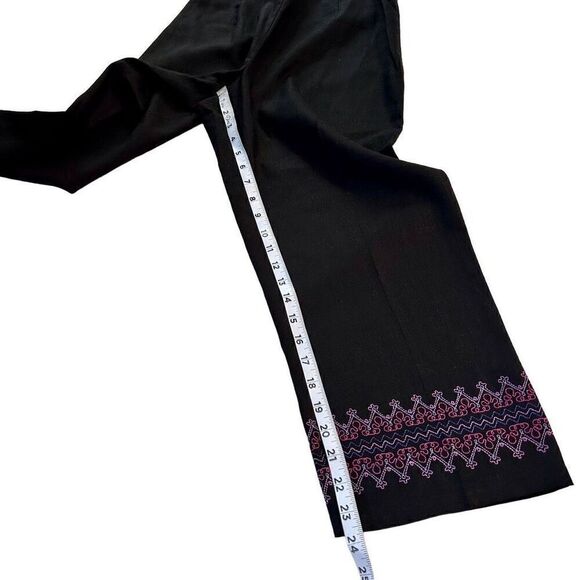 Dressbarn Linen Blend Black Boho Embroidered Capri Pants Womens 4P Retro Chic - Picture 8 of 9